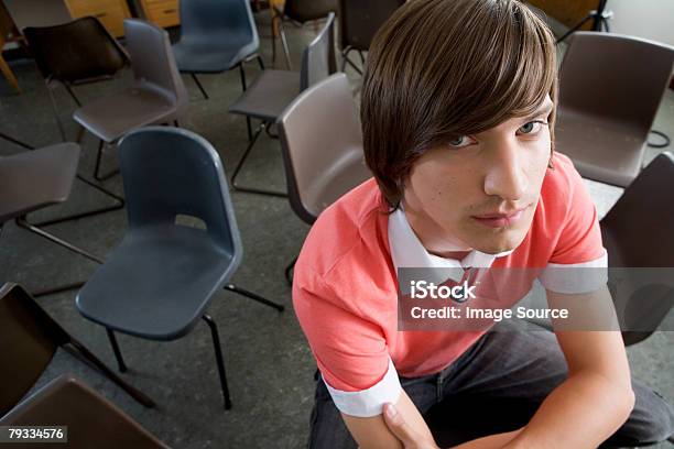 Retrato De Um Menino Adolescente - Fotografias de stock e mais imagens de Adolescente - Adolescente, Aluno da Escola Secundária, Atitude