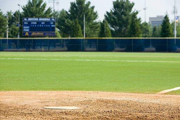 campo de basebol - baseball diamond baseball home base base - fotografias e filmes do acervo