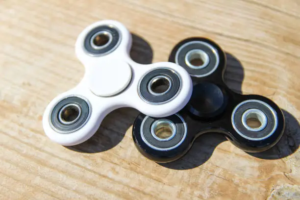 Photo of white and black spinner