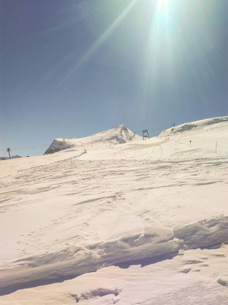 ski slopes on hintertux glacier - cycling european alps mountain bike zillertal imagens e fotografias de stock