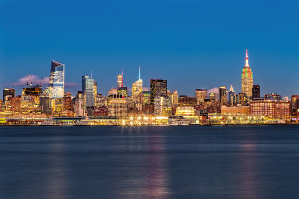 istock Midtown Manhattan and the Empire State Building at Night 800316372