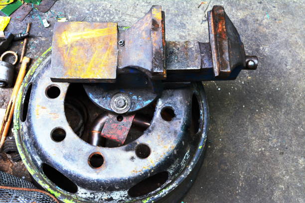 istock Old car and spare parts 800403500