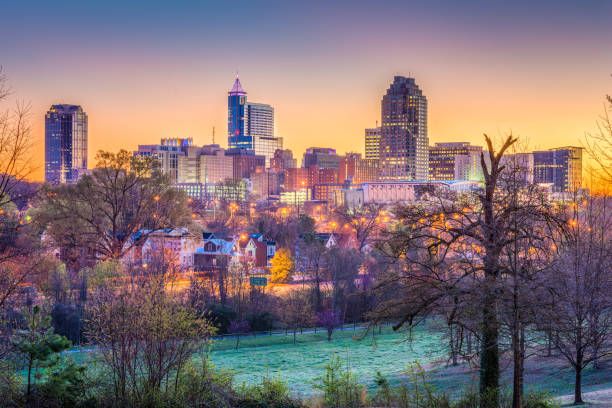 skyline von raleigh, north carolina, usa - north carolina raleigh north capital stock-fotos und bilder