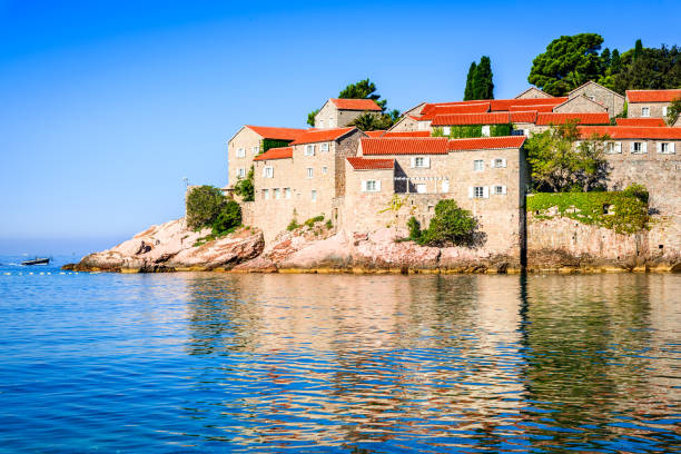 istock Sveti Stefan, Montenegro 800451282