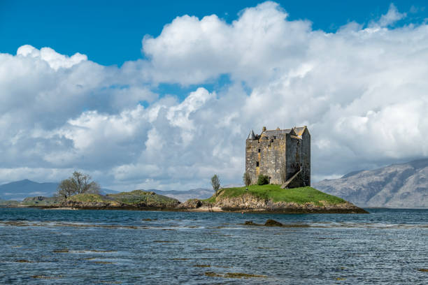 the historic castle stalker in argyll - 7963 imagens e fotografias de stock