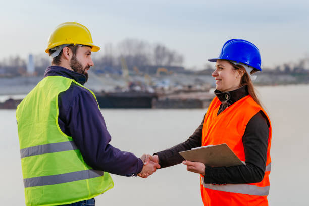 istock Two cargo companies make successful partnership 800719188