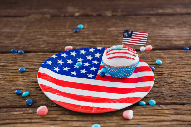 istock Independence day cupcake on patriotic plate 801121082
