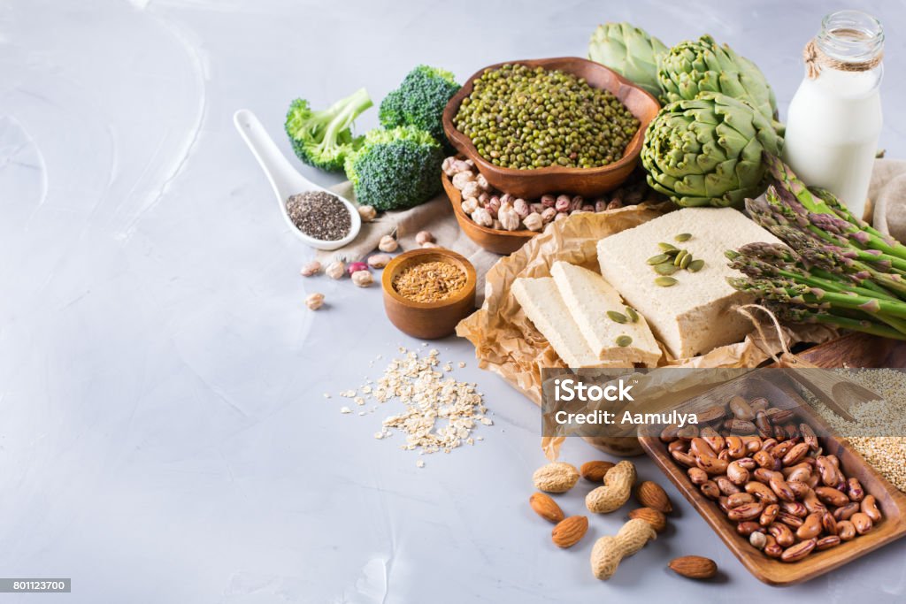 Assortiment de la source de protéine vegan sain et alimentaire de musculation - Photo de Protéine libre de droits