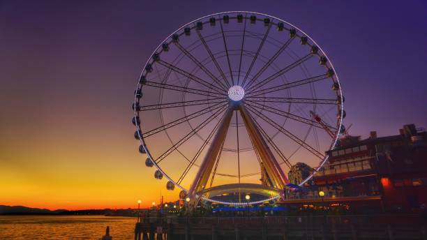 istock Sunset At Seattle Great Wheel Pier 57 801266900