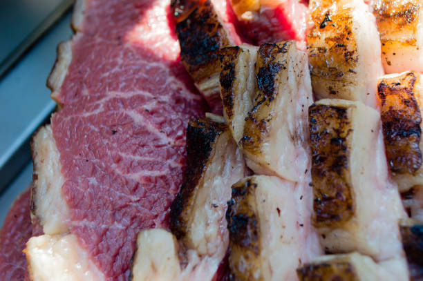 barbecue di carne - steak top sirloin dinner main course foto e immagini stock