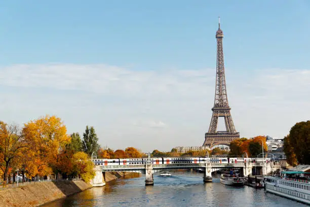 Photo of Eiffel tower and seine river quay