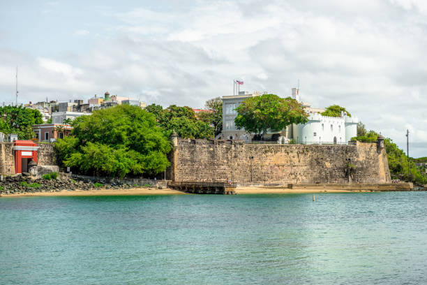 istock Old San Juan Gate and Casa Blanca 802133986