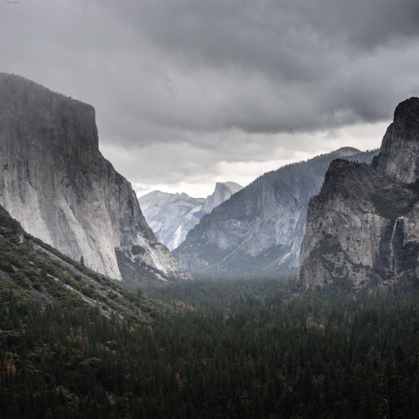 istock Tunnel View Snow Clouds over Yosemite Valley 802333556