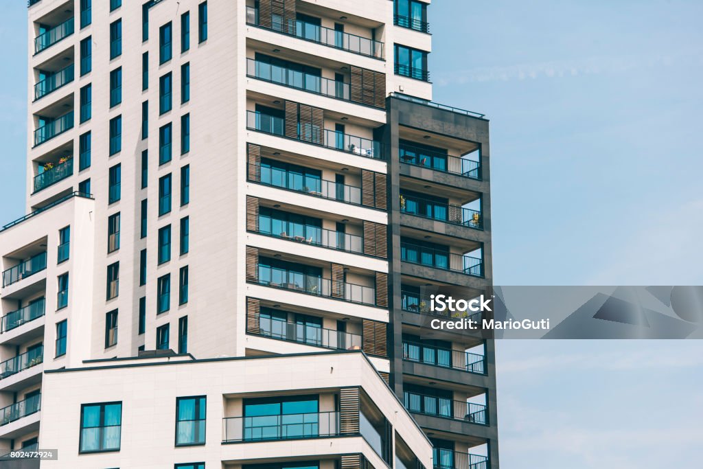 Bloc d'appartements modernes - Photo de Belgique libre de droits