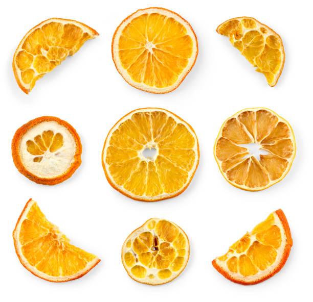 conjunto de rodajas secas y medio una rodaja de naranja y limón, aislado en fondo blanco - fruit winter orange lemon fotografías e imágenes de stock