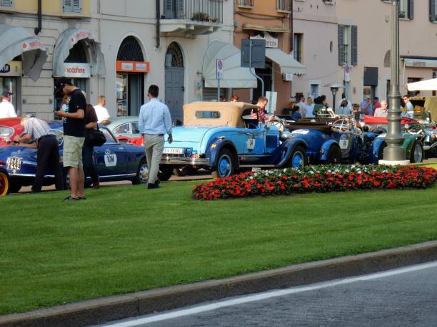 brescia - auto d'epoca in piazzale arnaldo - chopard foto e immagini stock