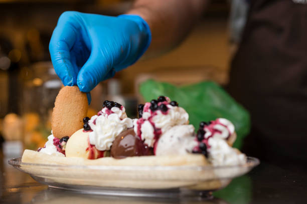 istock Italian ice cream artisanal preparation 802654192