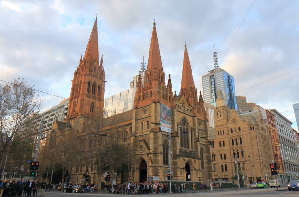 cattedrale di st pauls melbourne australia - victoria state melbourne australia church foto e immagini stock