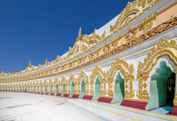 istock Facade of the old U-Min Thonze blue sky 802998490