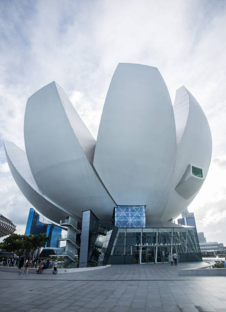 museo artscience en singapur  - artscience museum fotografías e imágenes de stock