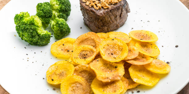 istock Batata-baroa, filet mignon and broccoli 803201276
