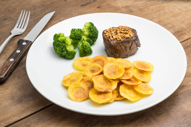 istock Batata-baroa, filet mignon and broccoli 803201288