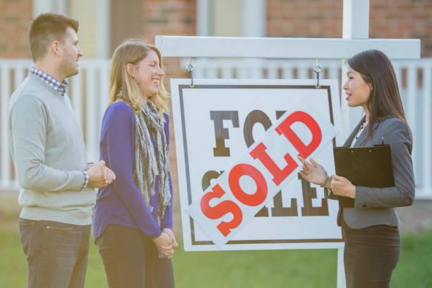 istock Young Couple Buys a House 803520056