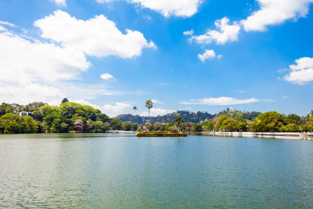 istock Kandy Lake, Sri Lanka 803613274