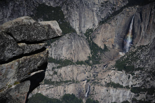 rainbow återspeglas i yosemite falls - valley view casino center bildbanksfoton och bilder