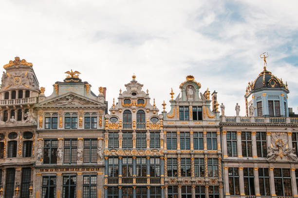 grand place, bruselas - brussels belgium arranging majestic fotografías e imágenes de stock