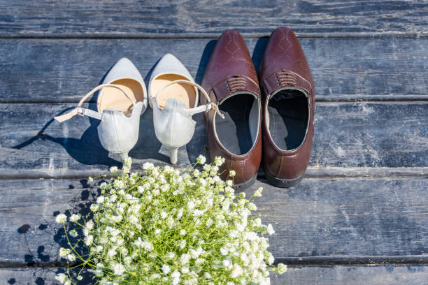 matrimonio scarpe - shoe groom wood luxury foto e immagini stock