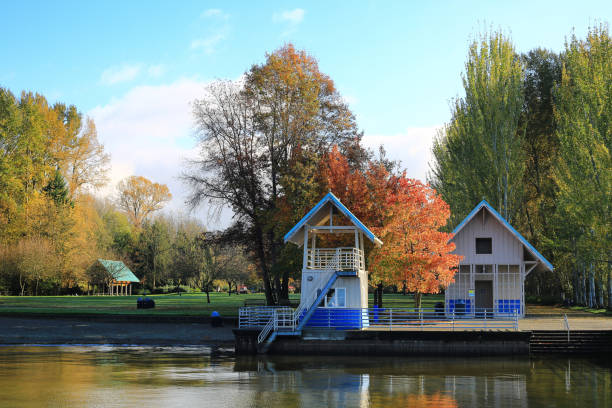 istock Autumn Morning in Bellevue Park 804005096