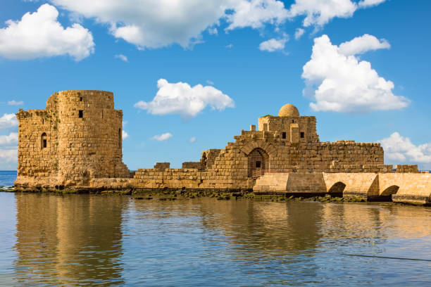 krzyżowców sea castle sidon saida południowy liban - sidon zdjęcia i obrazy z banku zdjęć