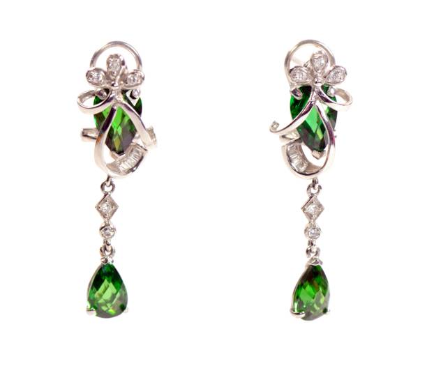 istock Pair of earrings 804087506
