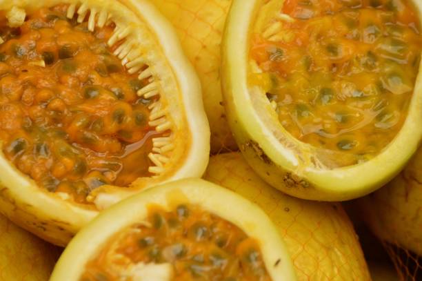 passion fruit Passion fruit at the fair feira agrícola stock pictures, royalty-free photos & images