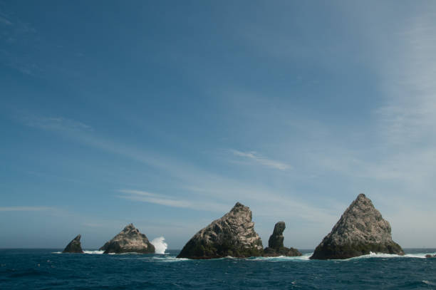 le rocce di shag - isole wallis e futuna foto e immagini stock