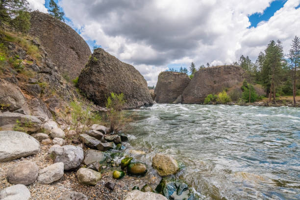 istock Impressive river, rocky outcroppings and expansive views of Riverside state park 804608040