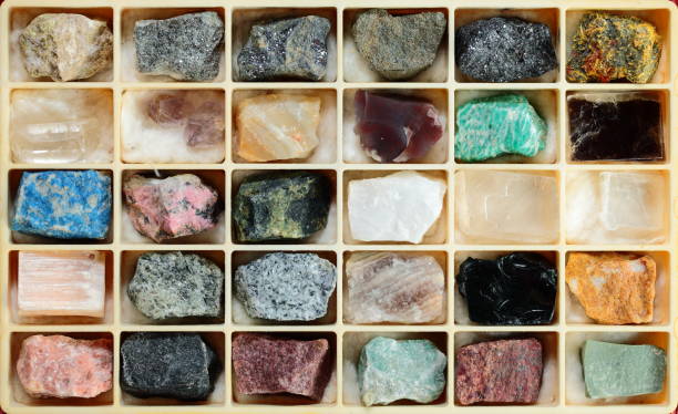 collection de roches et de minéraux - azurite photos et images de collection
