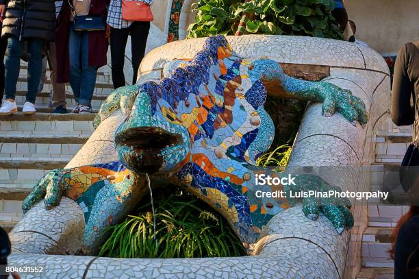 Parque Guell Dragon Estatua Foto de stock y más banco de imágenes de Animal - Animal, Antonio Gaudí, Arquitectura