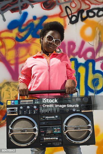 Chica Con Estéreo Foto de stock y más banco de imágenes de Pintada - Pintada, Actitud, Africano-americano