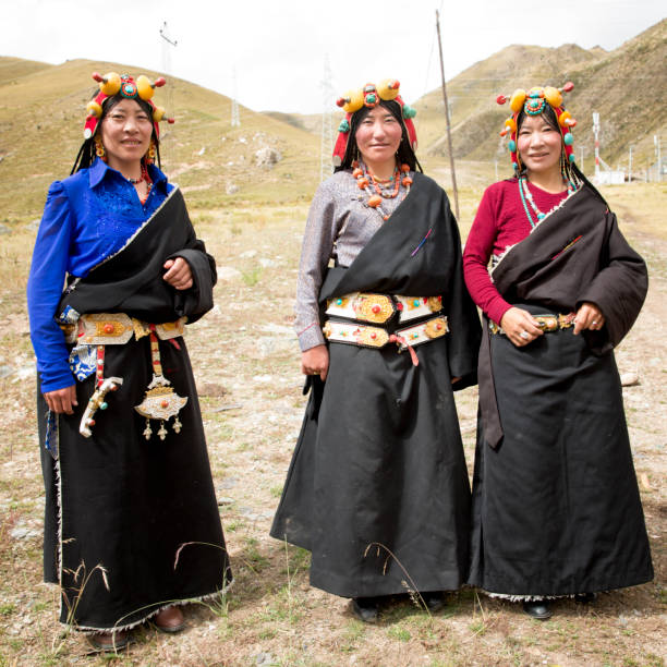 qinghai nomad vrouwen - double_p stockfoto's en -beelden
