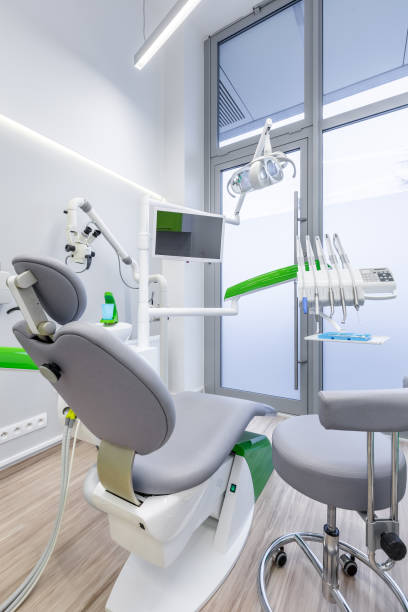 istock Dentist chair and equipment 804785868