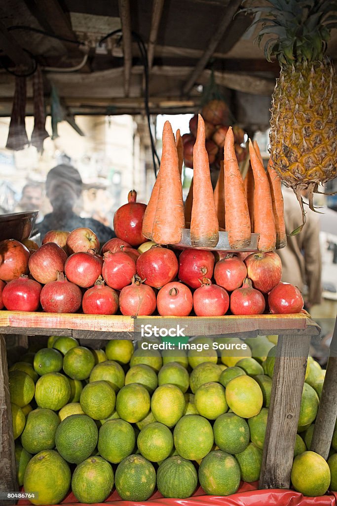 Frutas e produtos hortícolas em uma Banca de Mercado - Royalty-free Alimentação Saudável Foto de stock