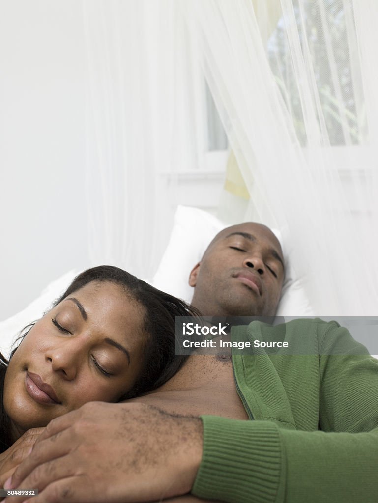 Casal de dormir - Foto de stock de 30 Anos royalty-free