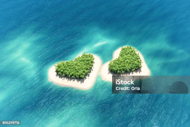 Herzförmige Tropeninsel Stockfoto und mehr Bilder von Insel - Insel, Herzform, Liebe