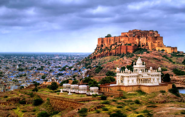 Mehrangharh Fort and Jaswant Thada mausoleum in Jodhpur, Rajasthan, India Mehrangharh Fort and Jaswant Thada mausoleum in the Blue city Jodhpur, Rajasthan, India maharadja stock pictures, royalty-free photos & images