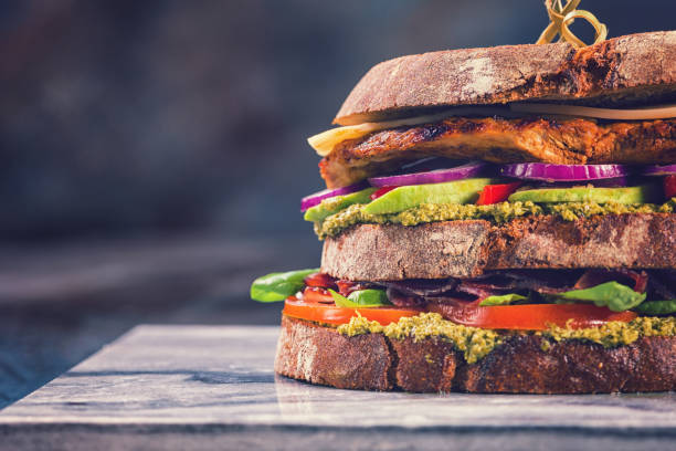 club sándwich - sandwich turkey gourmet fast food fotografías e imágenes de stock