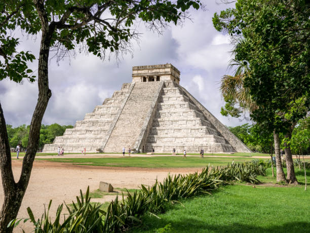 Maya temple chichen itza, Mexico stock photo