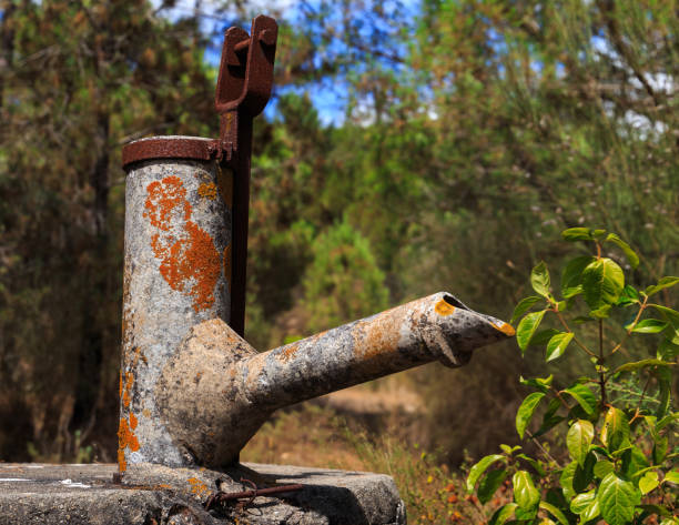 Rusty Pump 280+ Old Fashioned Water Pump Fountain Pics Stock Photos, Pictures ...