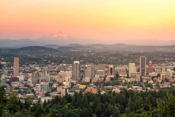 istock Downtown Portland, Oregon at sunset 806067516